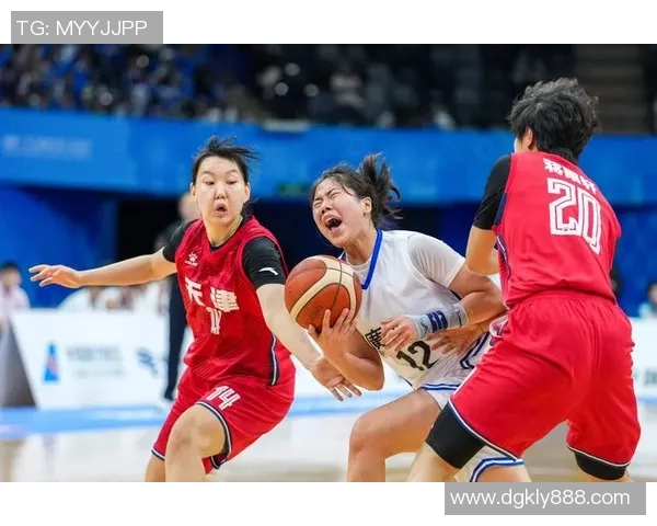 实时新闻深圳篮球队进攻表现分析与战术调整探讨